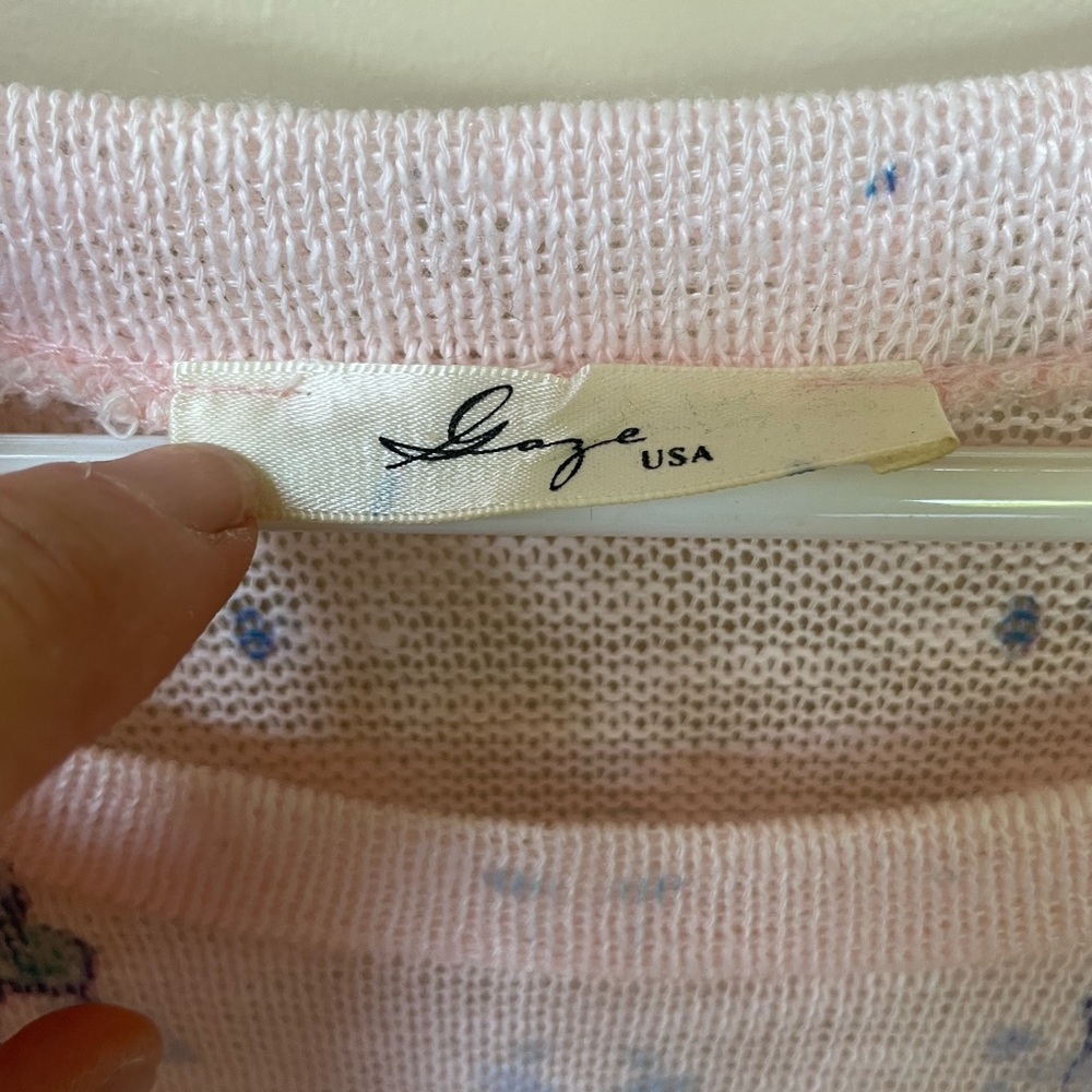 Gaze - Picture 3 of 4